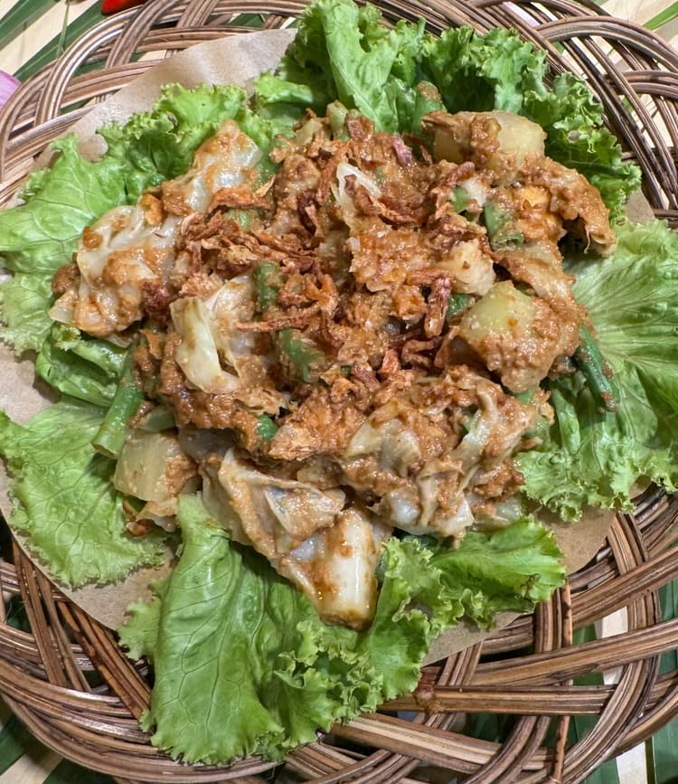 Gado Gado - Mixed Vegetable Salad in Peanut Sauce