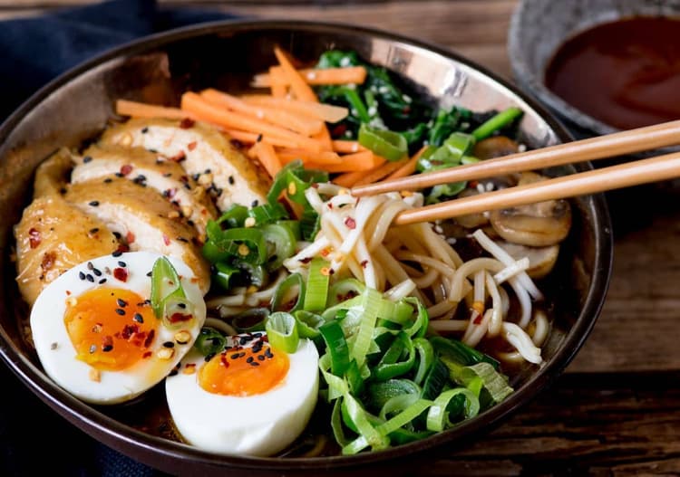 Spicy Crispy Chicken W/Egg Noodle