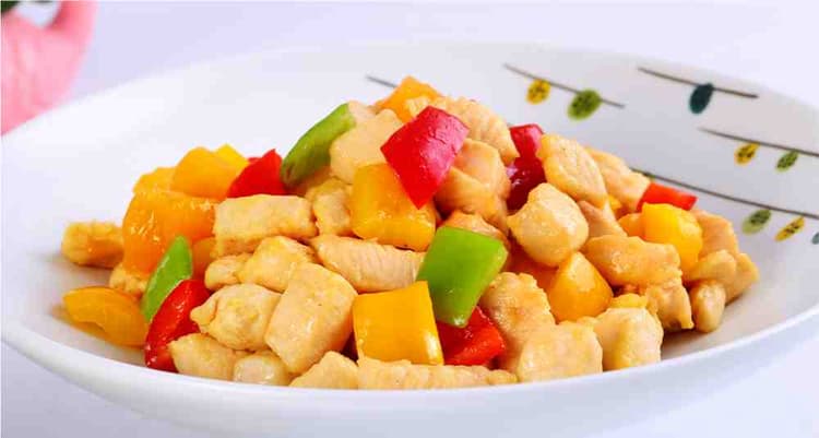 Diced Chicken With Cashew Nuts And Bell Peppers