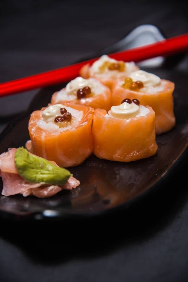 Salmon Roses ( 5 pcs )