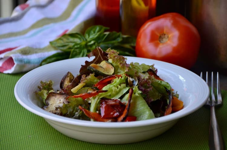 Salad, grilled vegetables, almond pesto and mix toasted crispy grains
