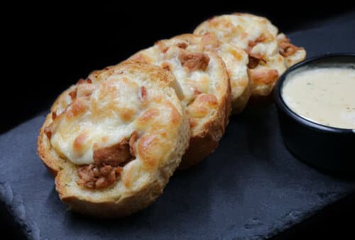 Cheezy Garlic Bread (6 pcs)