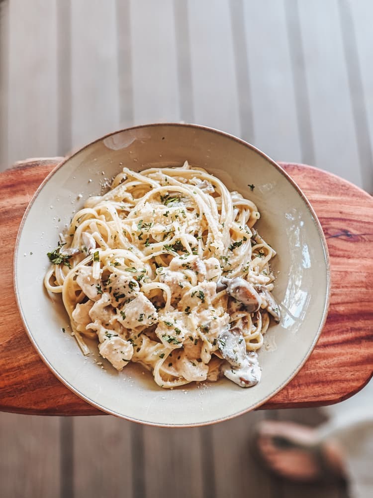 Creamy Chicken & Mushroom Linguini