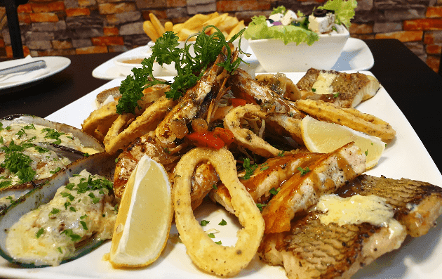 Seafood Gourmet Platter family