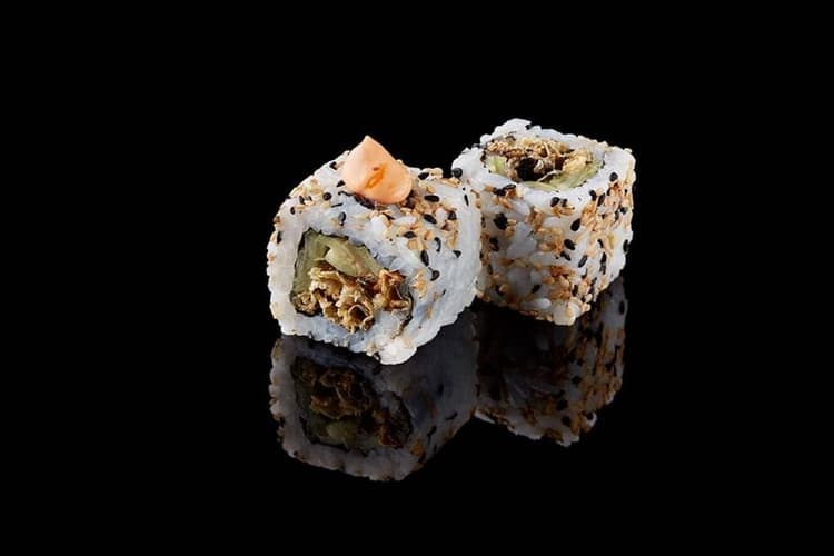 Crispy Skin Salmon Roll  (8pcs)