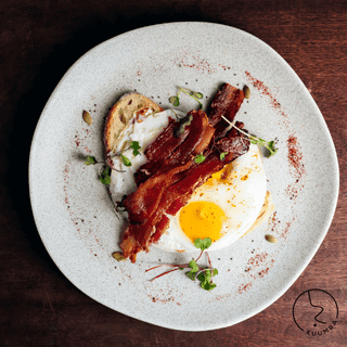 CLASSIC CHICKEN  MACON AND EGGS
