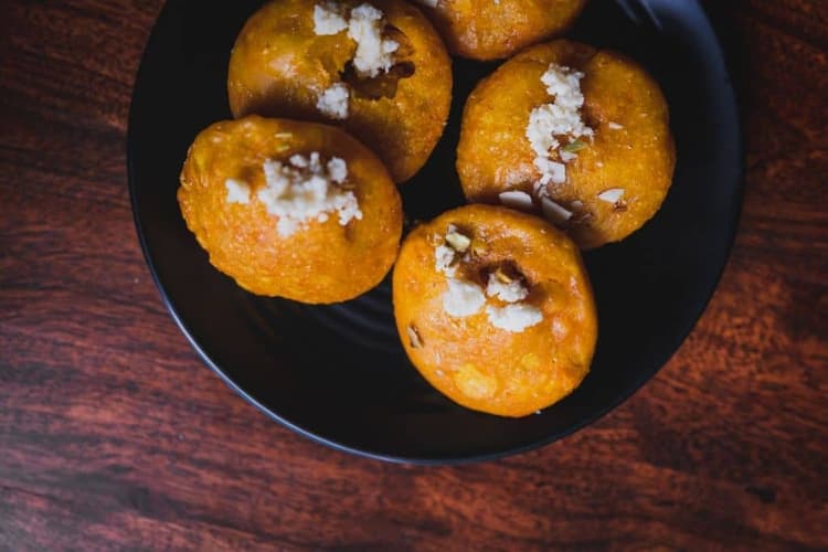 mawa kachori