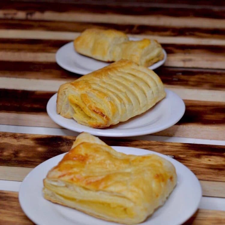 FEUILLETÉE