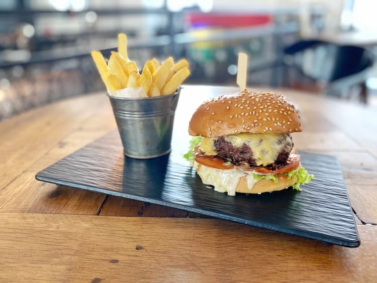 AUSTRALIAN WAGYU BEEF BURGER (200gm)