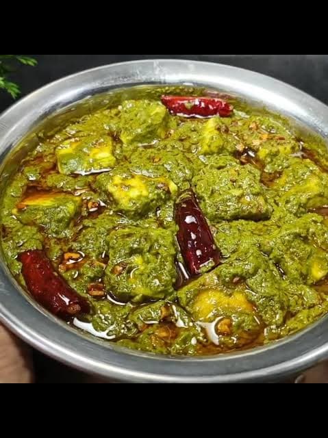 Lehsuni Palak Paneer