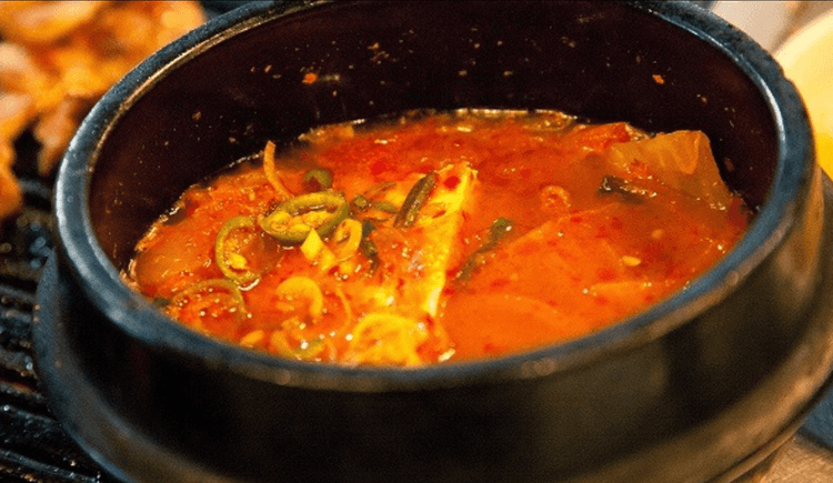 kimchi jjigae