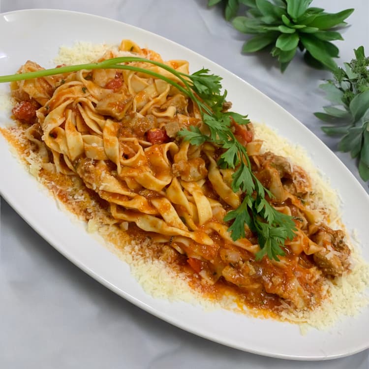 Tagliatelle Chicken Bolognese