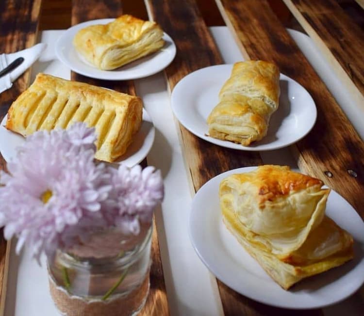 ANY 3 PASTRIES @ RS 140 ONLY