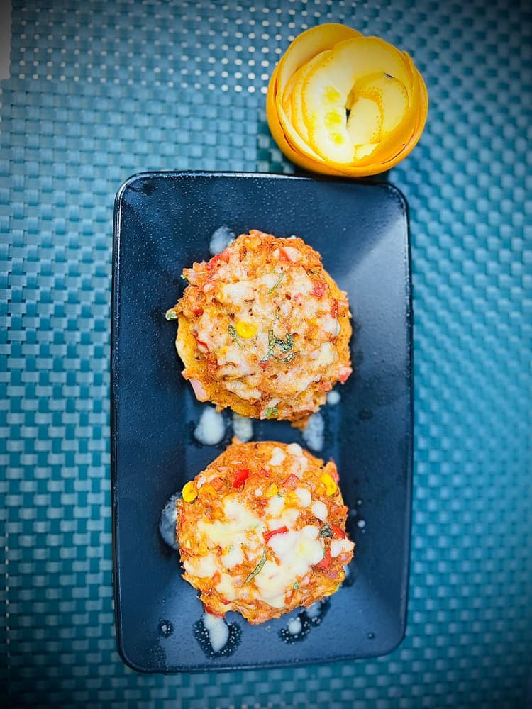 Pizza Idli with Corn, Cheese and Paprika