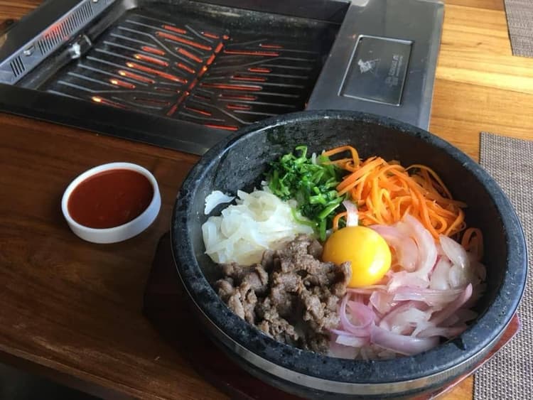 dolsot bibimbap 돌솥비빔밥