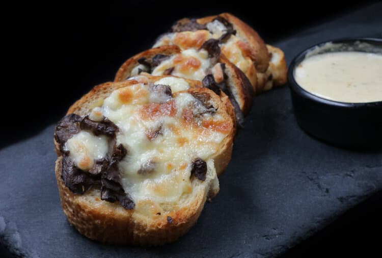 Shroom Cheezy Garlic Bread (6pcs)